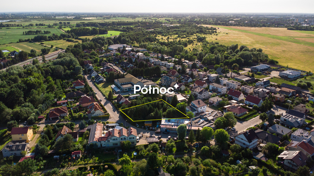Elbląg PÓŁNOC NIERUCHOMOŚCISprzedam działkę - Elbląg, Klonowa. Na sprzedaż atrakcyjna działka budowlana położona w