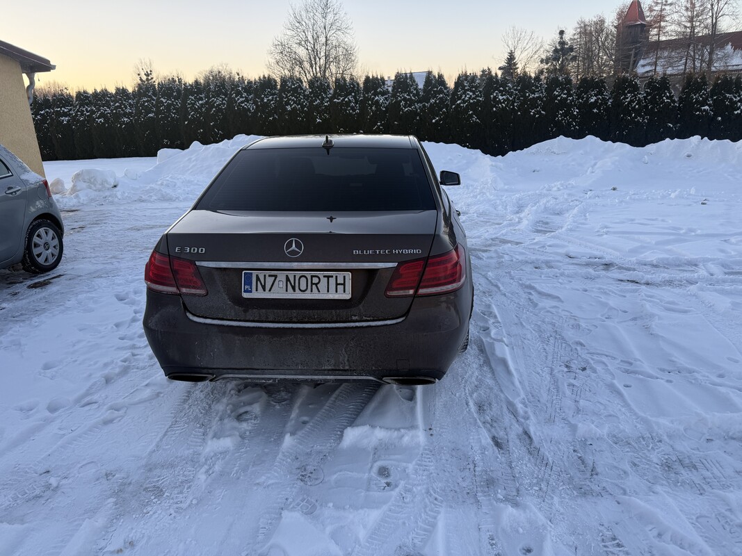 Elbląg Sprzedam Mercedesa E300 BlueTEC Hybrid o mocy 204 KM. Auto jest bardzo wygodne, dynamiczne, a przy tym naprawdę