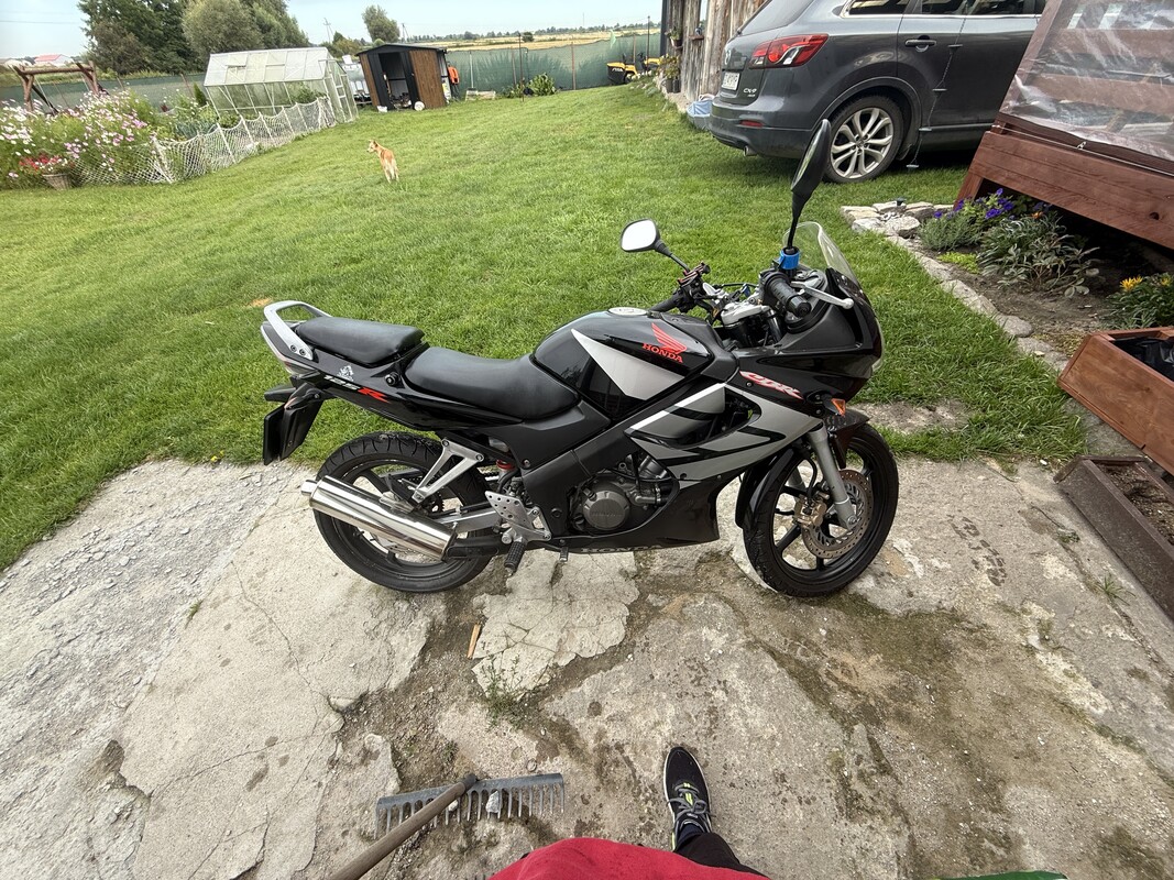 Elbląg Witam. Na sprzedaż motocykl Honda CBR 125R w stanie gotowym do jazdy. Motocykl serwisowany na bierząco. Mało