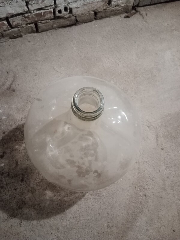 Elbląg Na sprzedaż balon na wino o pojemności 50 l. Stan widoczny na zdjęciach. Odbiór osobisty Elbląg.
