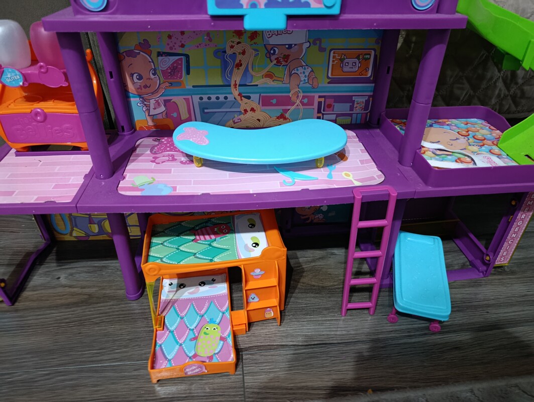 Elbląg Sprzedam duży domek wille the bellies
Stan bardzo dobry jedynie mała wada pokazana na zdjęciu. Kontakt sms