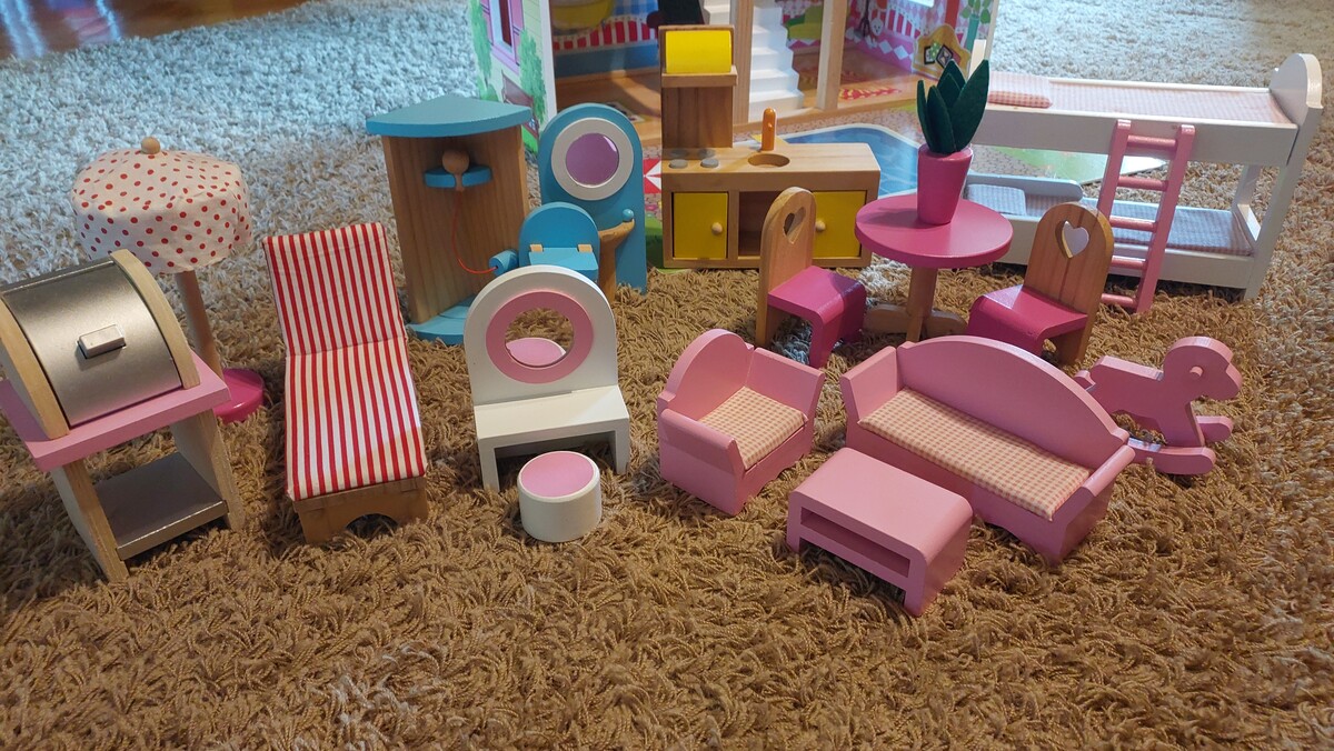 Elbląg Sprzedam drewniany, duży domek XXL wraz z akcesoriami. Stan bardzo dobry.