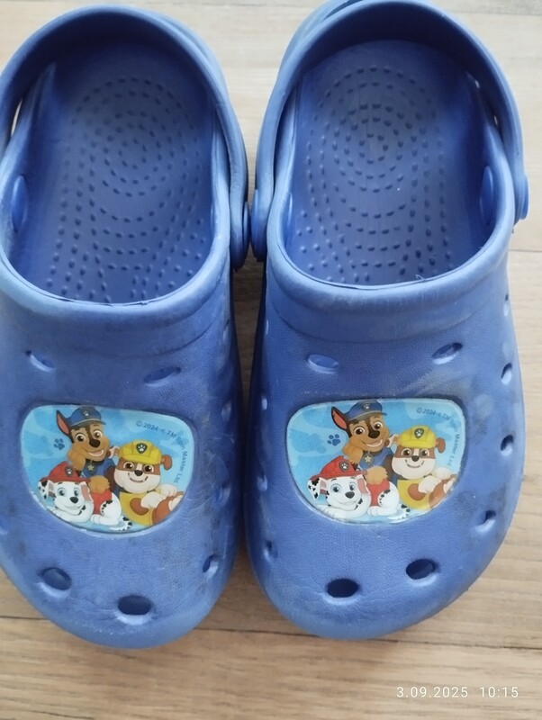 Elbląg Sprzedam 3 pary kroksów chłopięcych rozmiar 26.Cena za parę 20 zł, za wszystkie trzy 50