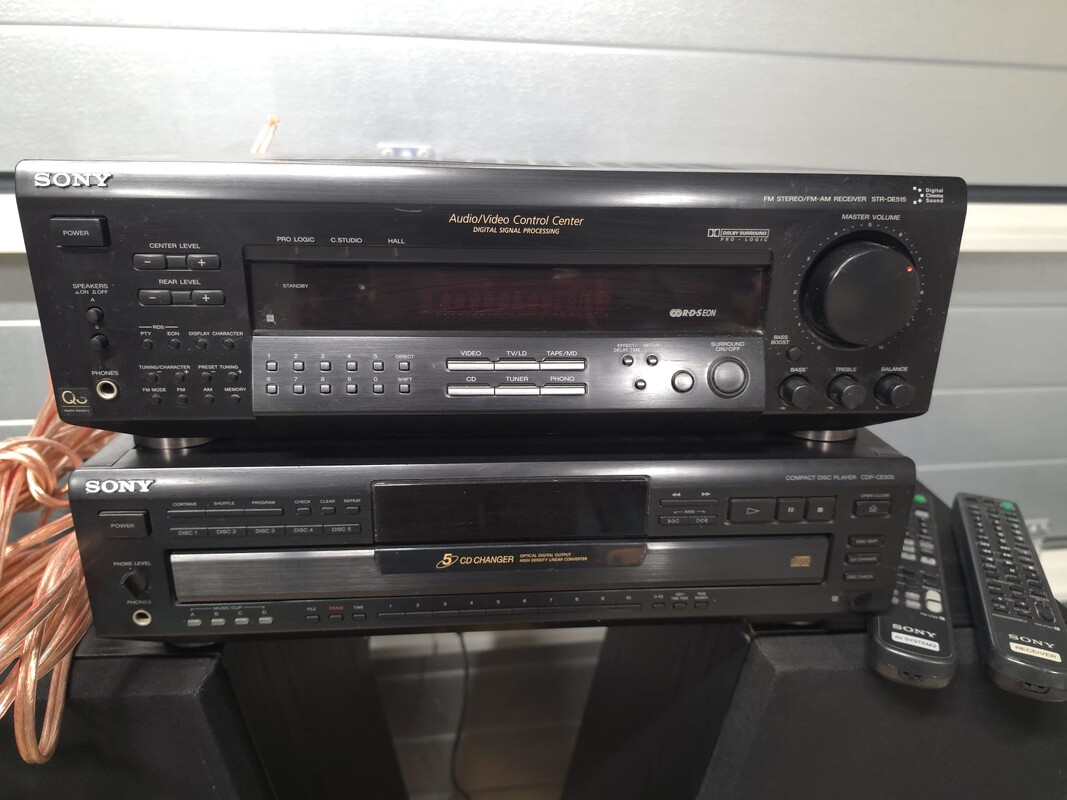 Elbląg Sprzedam zestaw Sony - amplituner Sony STR-DE 515 - zmieniarka płyt CDP-CE 505 - głośniki Queen - dwa oryginalne