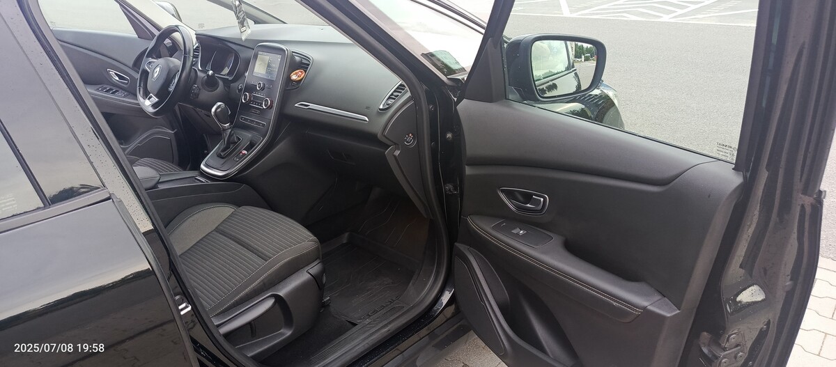 Elbląg Sprzedam Renault Grand Scenic IV z 2018 z silnikiem  1.5 dCi. 
Auto w moim posiadaniu ponad 4 lata. 
Z