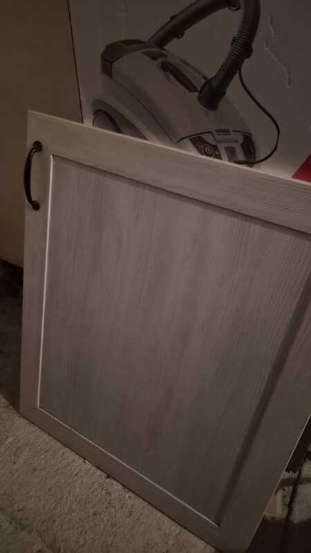 Elbląg Oddam za kawę lub ptasie mleczko na działkę: ● Szafka kuchenna z blatem przedłużanym z nóżką, ● lustro duże
