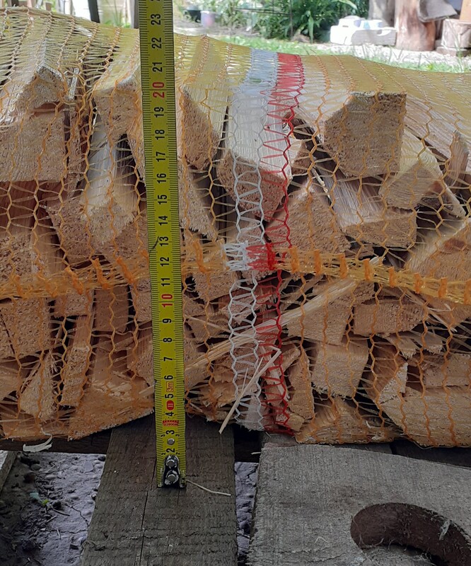 Elbląg Odsprzedam drewno rozpałkowe sosnowo-brzozowe. W dużych workach 60x20cm. Długość szczapek około 20cm. Drewno