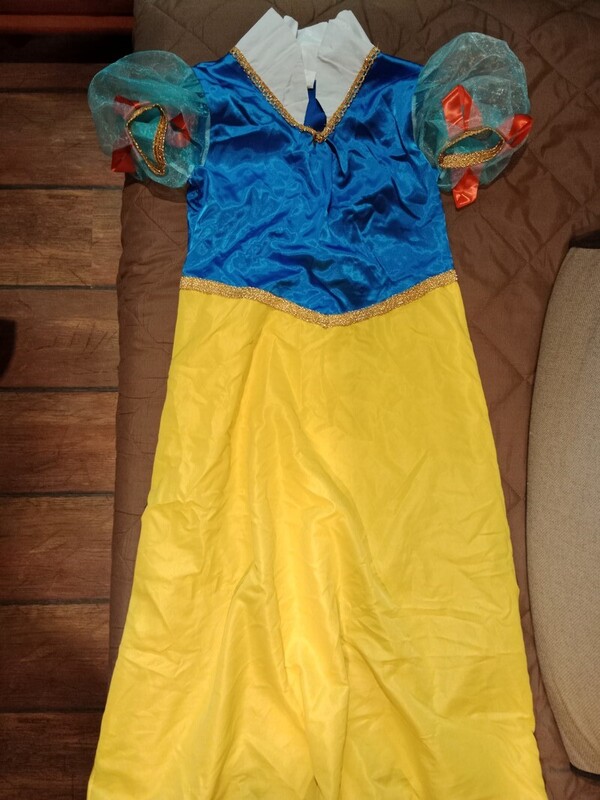 Elbląg Sprzedam stroje karnawałowe po córce w cenie od 20 zł do 35 zł, maska i peruka po 10 zł. Możliwość odbioru w