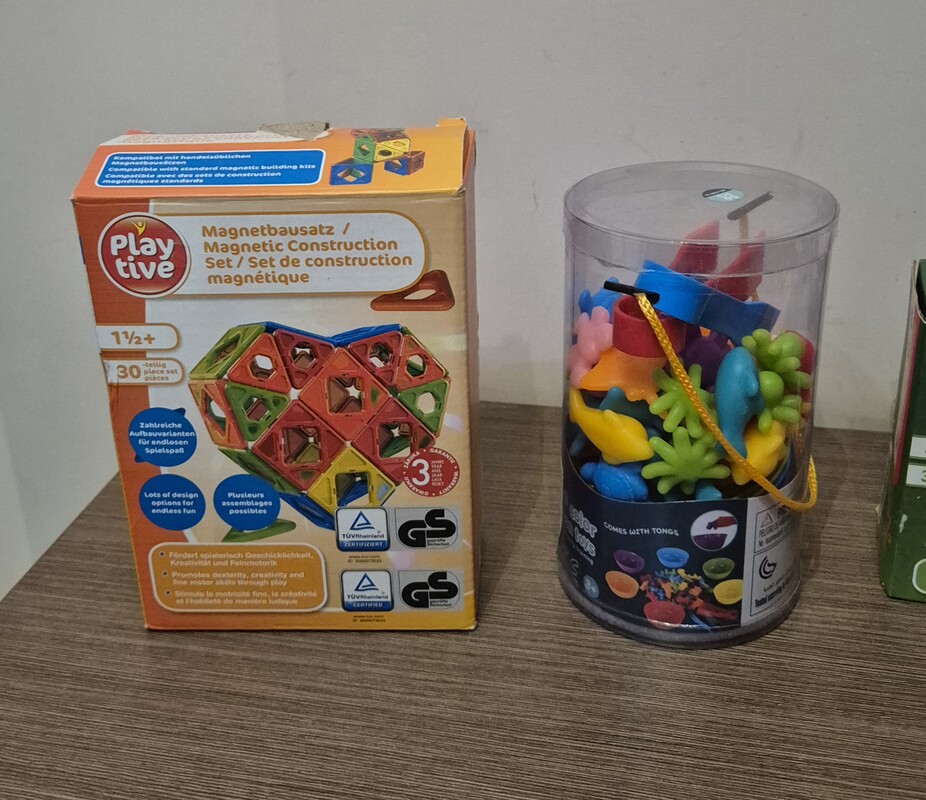 Elbląg Zabawki edukacyjne: - construction set firmy Play Tive, naciętą kółka do łączenia - magnetic construction firmy