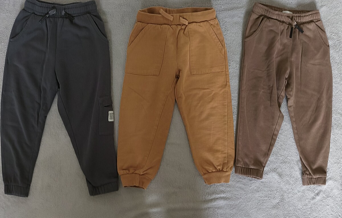 Elbląg Sprzedam spodnie chłopięce rozmiar 104,zestaw składa się z 19 sztuk. Spodnie noszone przez jedno dziecko, stan