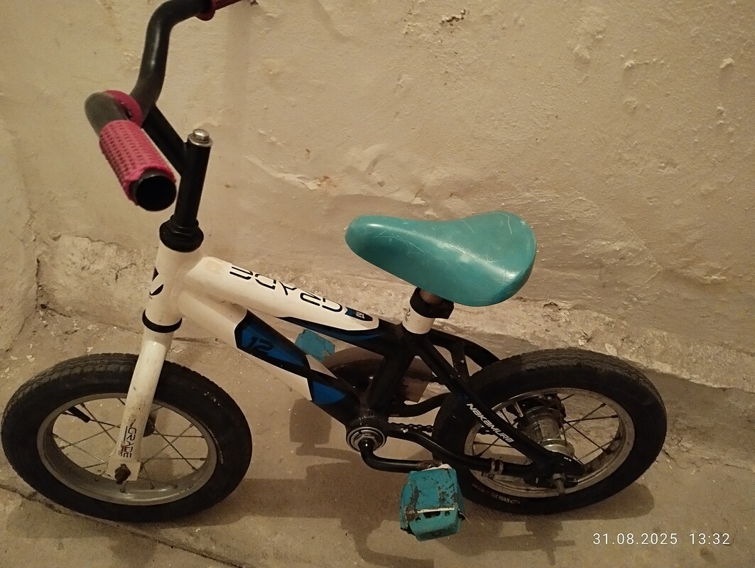 Elbląg Sprzedam dwa rowerki dla dziecka. Jeden biegowy, drugi z oedałami. Używane, stan dobry. Za oba 200 biegowy