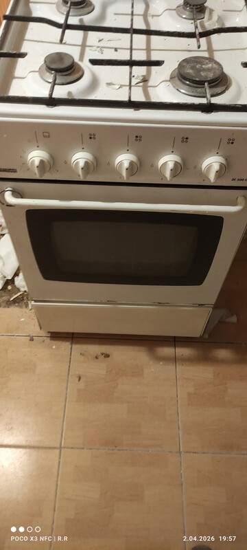 Elbląg Oddam lodówkę sprawna i kuchenkę gazową z piekarnikiem gazowym sprawne, zniesienie i transport we własnym