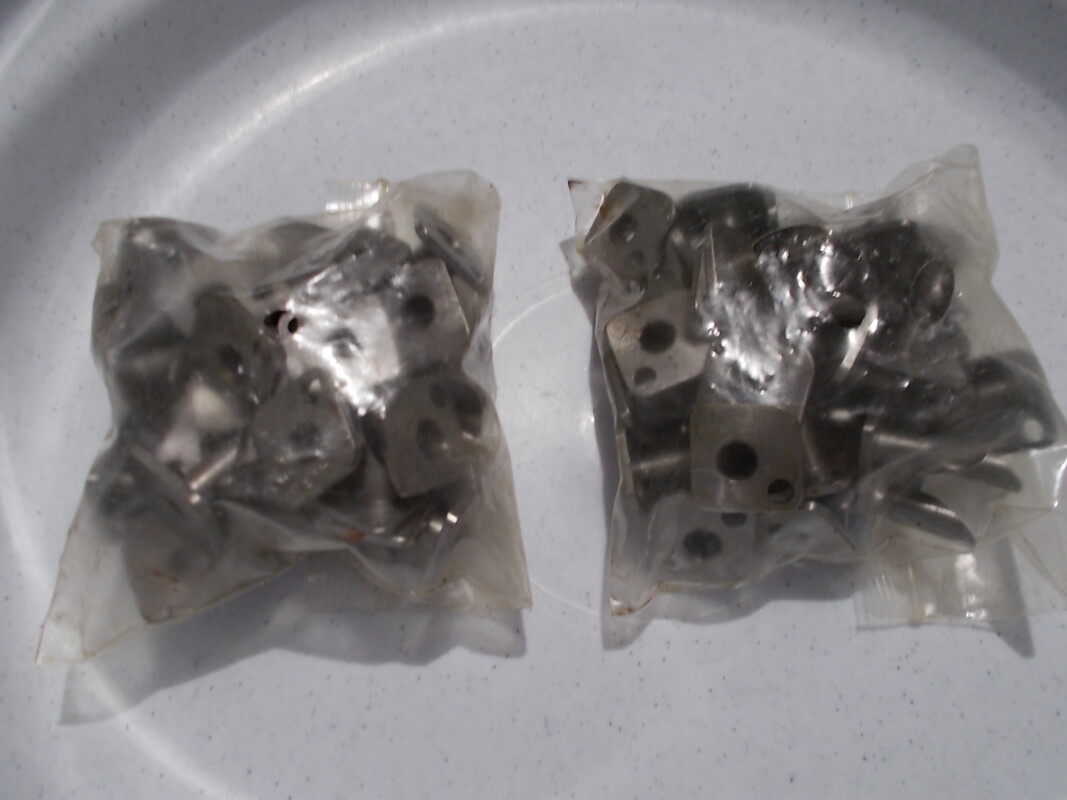 Elbląg Blaszki i dzióbki do nabijania gilzy
Pasują do maszyny HUZARK i maszyn tureckich są grube i slim.
blaszka