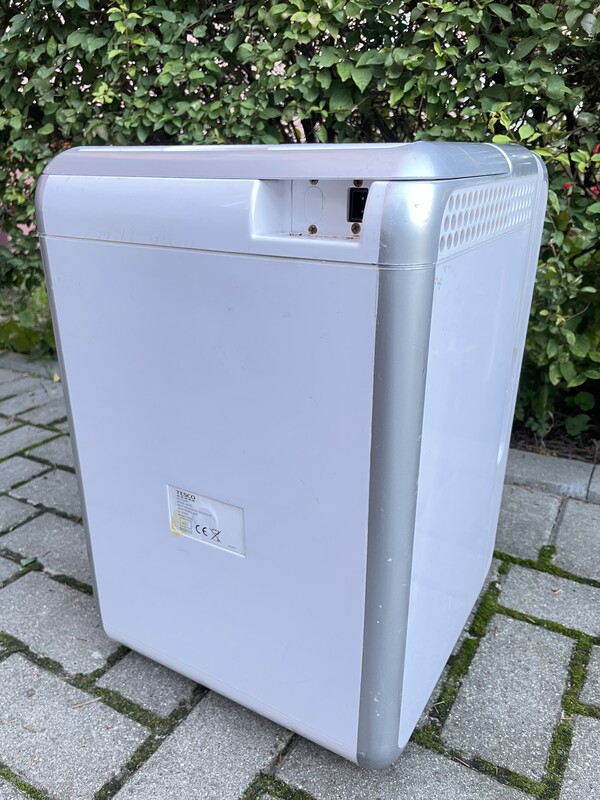 Elbląg Sprzedam angielską lodówkę samochodową w bardzo dobrym stanie. Cena do negocjacji.