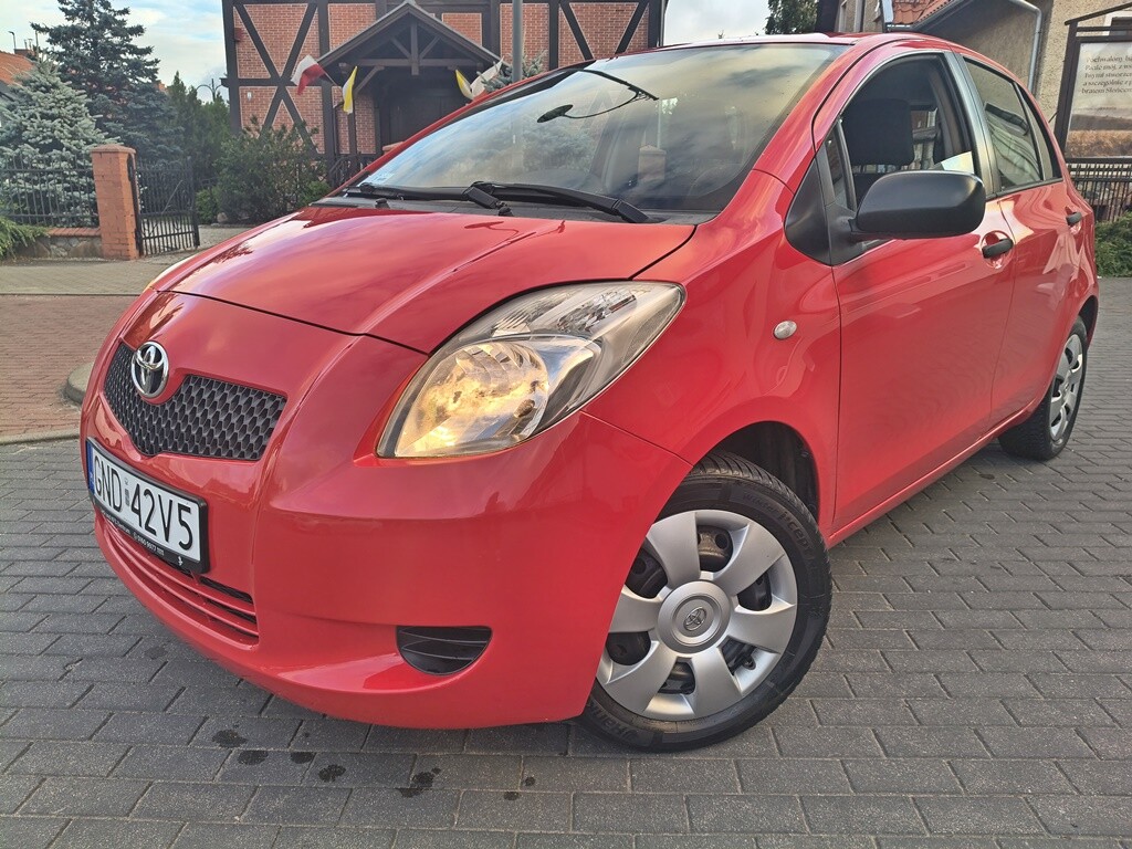Elbląg TOYOTA YARISSilnik : 1.0 69KMZarejestrowana i opłacona