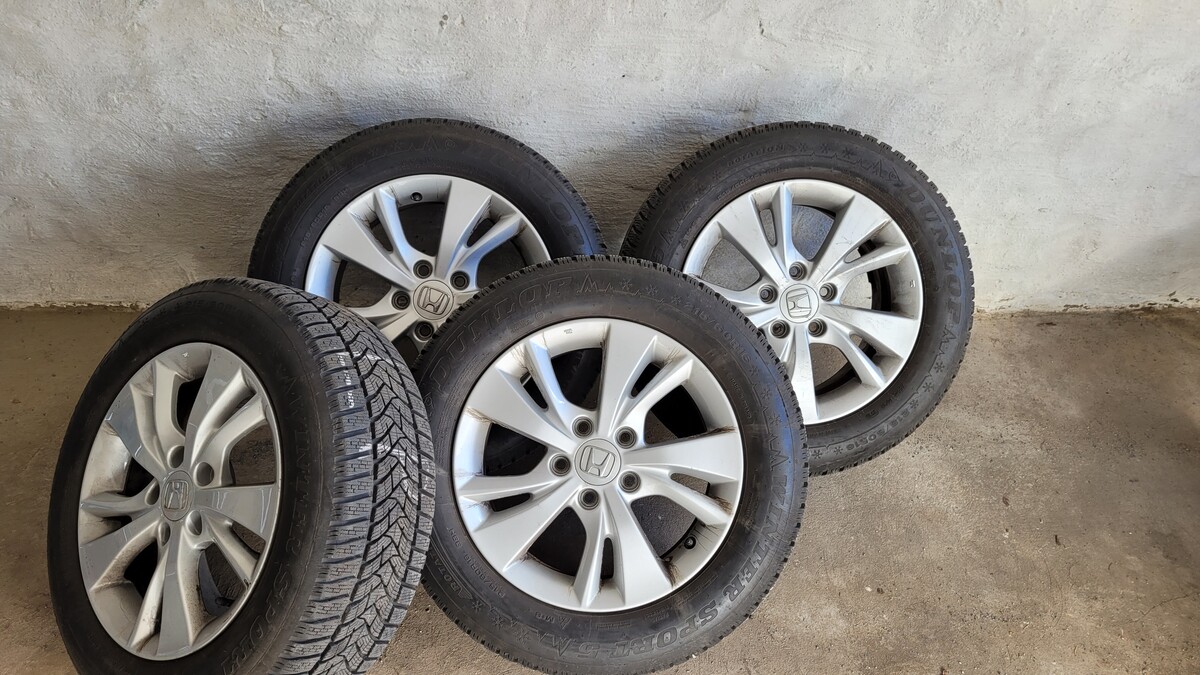 Elbląg Felgi + Opnony zimowe 215/60 R16
Rozstaw śrub 5x114,3 otwór 64,1