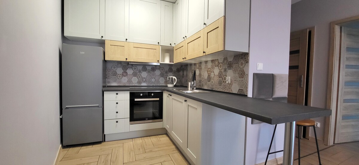 Elbląg KWADRAT NIERUCHOMOŚCImieszkanie 2 pokojowe w Regal ParkuII piętro, windaumeblowane i wyposażonegotowe do