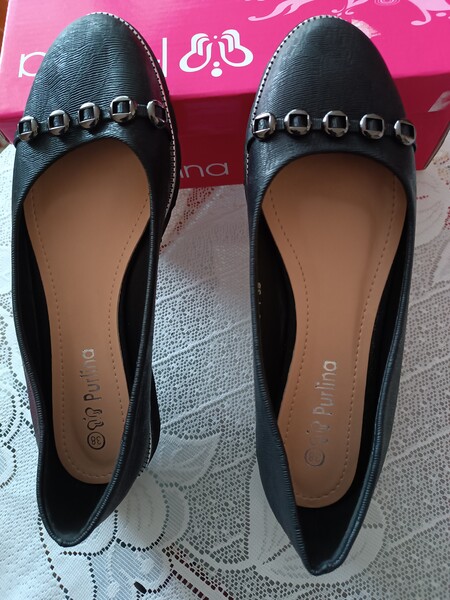 Elbląg Sprzedam nowe baleriny w rozmiarze 38 w kolorze czarnym na płaskiej platformie. Długość wkładki 24 cm. Cena 29