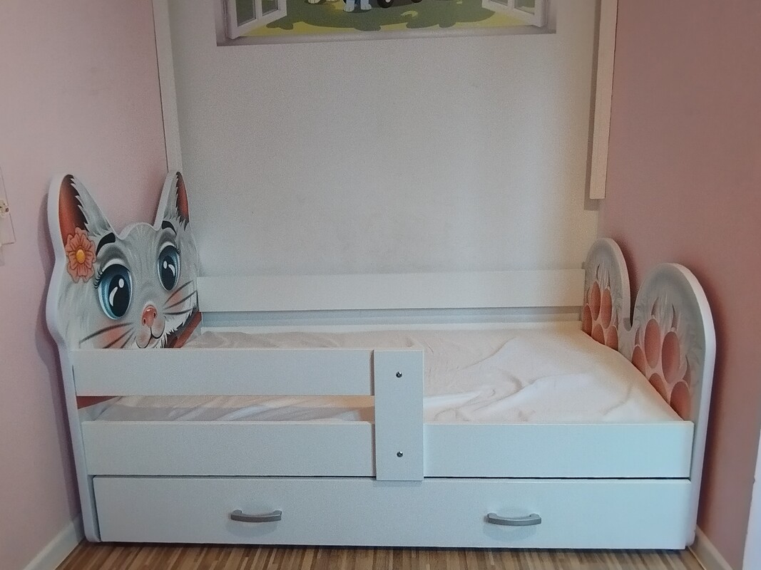 Elbląg Witam.
Sprzedam łóżko dzieciece z materacem, i pojemną szufladą. Jak nowe, czyste i zadbane.
Wymiary:
dł.