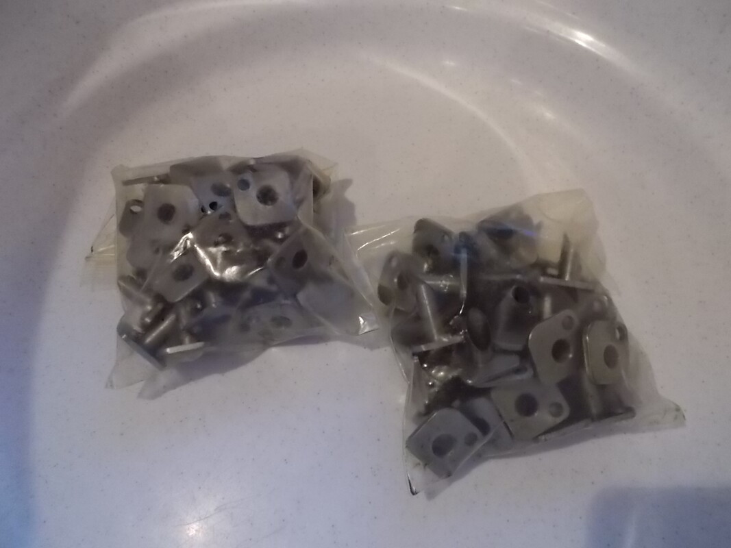 Elbląg Blaszki i dzióbki do nabijania gilzy pasują do wszystkich maszyn tureckich.
- blaszka gruba 10 zł
- blaszka