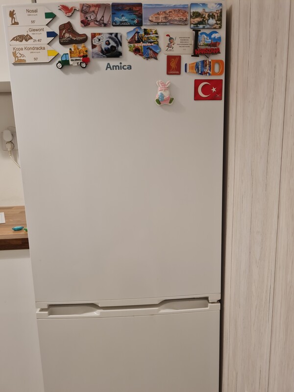 Elbląg Mam do oddania za darmo meble kuchenne: biały lakier wymiary: szafka dolna z 3 szufladami i szafka otwierana: