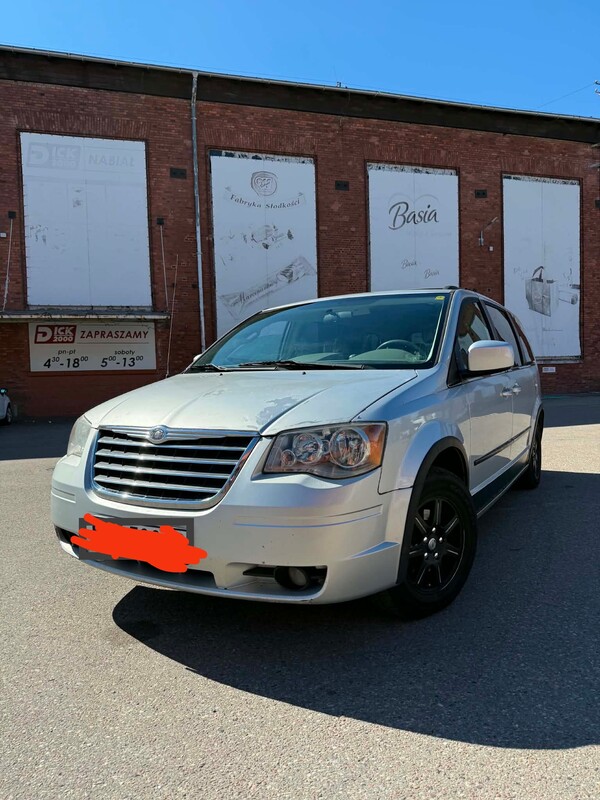 Elbląg Sprzedam Chrysler T&C 4.0 189 kW z 2010 r. z gazem-2 butle po
41 l. 
Samochód do poprawek lakierniczych, brak