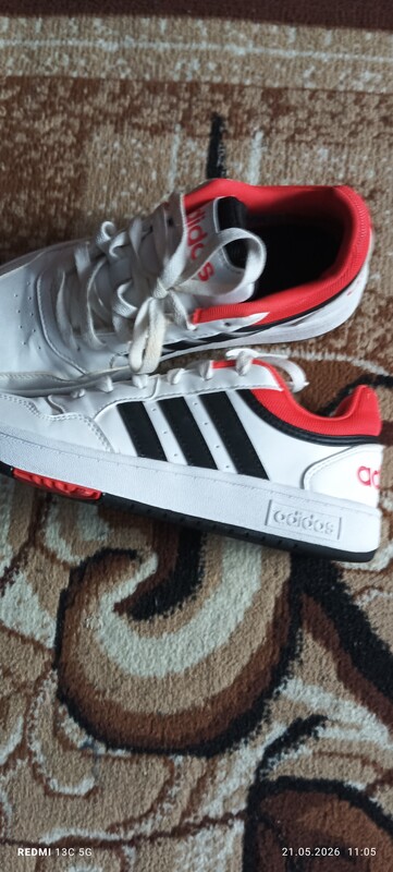 Elbląg Witam mam dres Nike rozmiar 137/147 cena 80 zł buty adidas rozmiar 37 cena 80 cena do negocjowania telefon