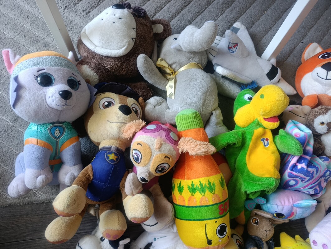 Elbląg Oddam zestaw różnego rodzaju przytulanek. Psi patrol, Świnka peppa i cała reszta widoczna na zdjęciach. Stan