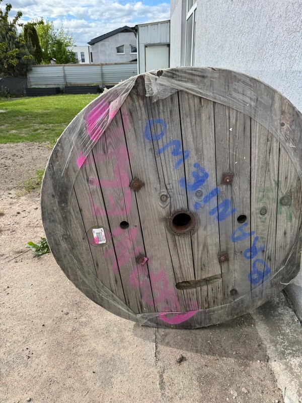 Elbląg Witam. Posiadam na sprzedaż bębny drewniane/szpule kablowe w bardzo dobrym stanie. Idealne na stolik działkowy,