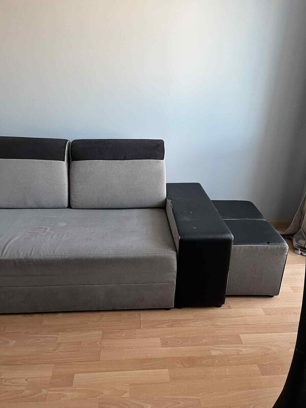 Elbląg Oddam za darmo kanapę. Posiada uszkodzenia, ale na działkę może komuś się przyda :)
Transport i zniesienie we