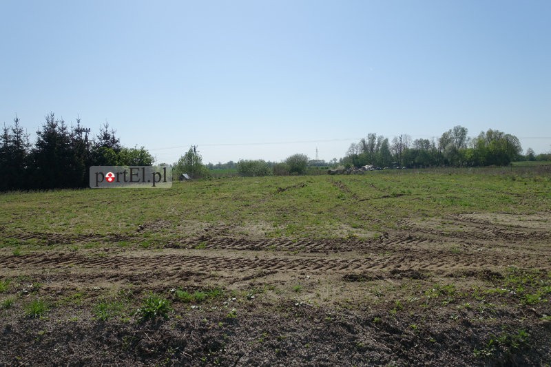 Elbląg Sprzedam działkę 0,52 ha położoną we Władysławowie (150 m od S7). Media przy granicy działki. Zabudowa dowolna.