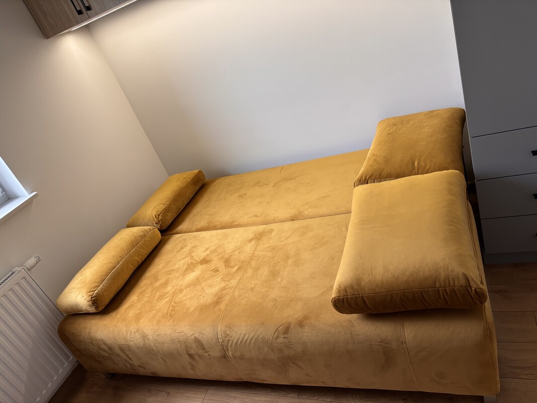 Elbląg Sprzedam sofę musztardową, kupioną w salonie BRW w listopadzie 2023r. Używana, w bardzo dobrym stanie. Wymiary