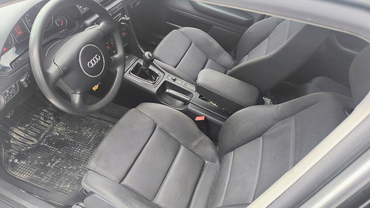 Elbląg Sprzedam audi a4 b6 2.0alt 130km stan bardzo dobry dużo nowych część więcej pod nr tel samochód od właściciela