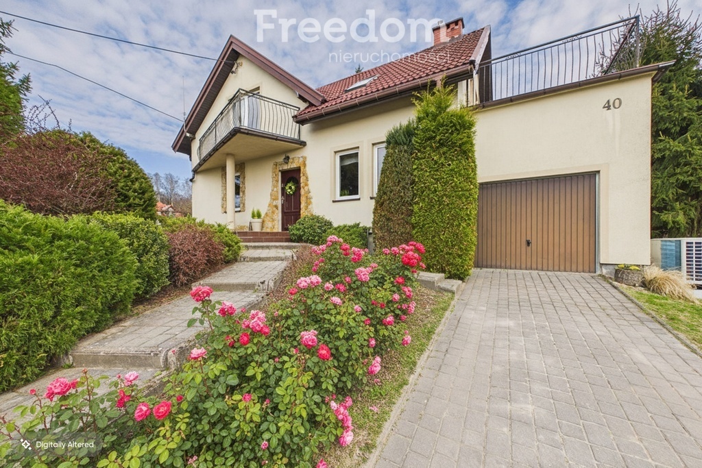 Elbląg FREEDOM NIERUCHOMOŚCISprzedam dom - Elbląg. Z przyjemnością prezentuję ofertę sprzedaży bardzo