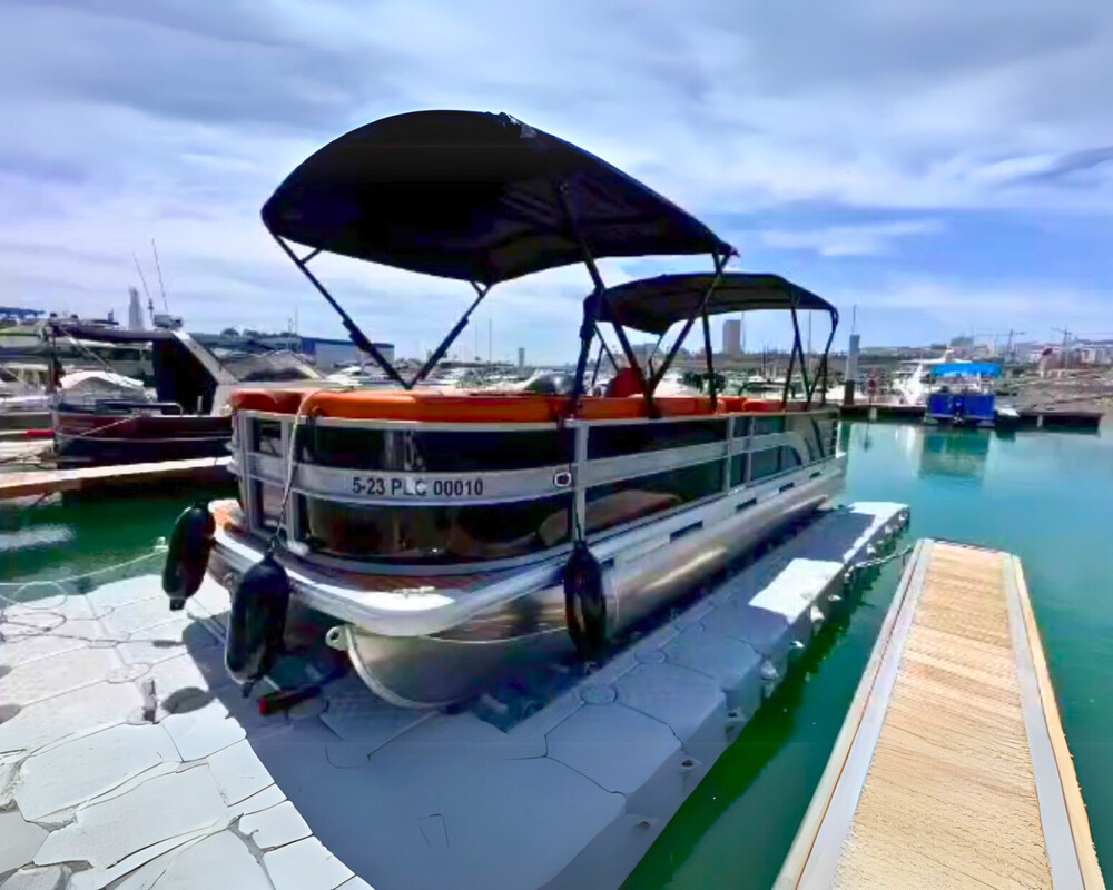 Elbląg Nowoczesny jacht 23 stopy z silnikiem – idealny zestaw na sezon!