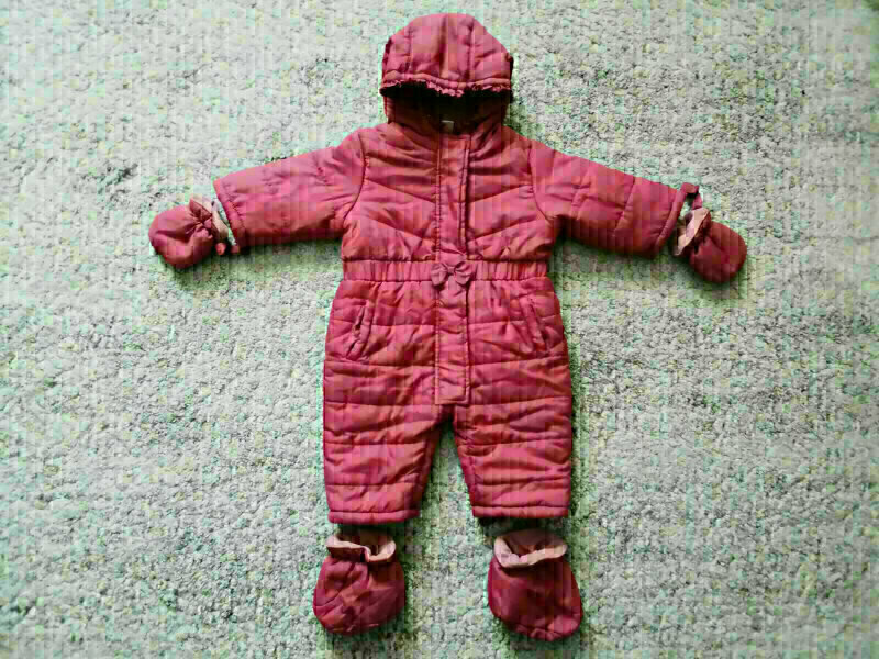 Elbląg Kombinezon dla dziewczynki r.3-6 miesięcy, stan bdb, mięciutki, wygodny, na polarku, dopinane buciki i rękawiczki