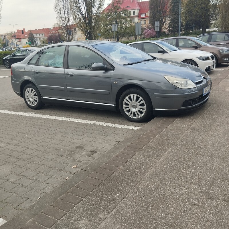 Elbląg Sprzedam Zadbanego
CITROENA C5 - z Doskonałym Silnikiem - 2.O HDI.
Kolor - GRAFIT METALIC.
Super TAPICERKA