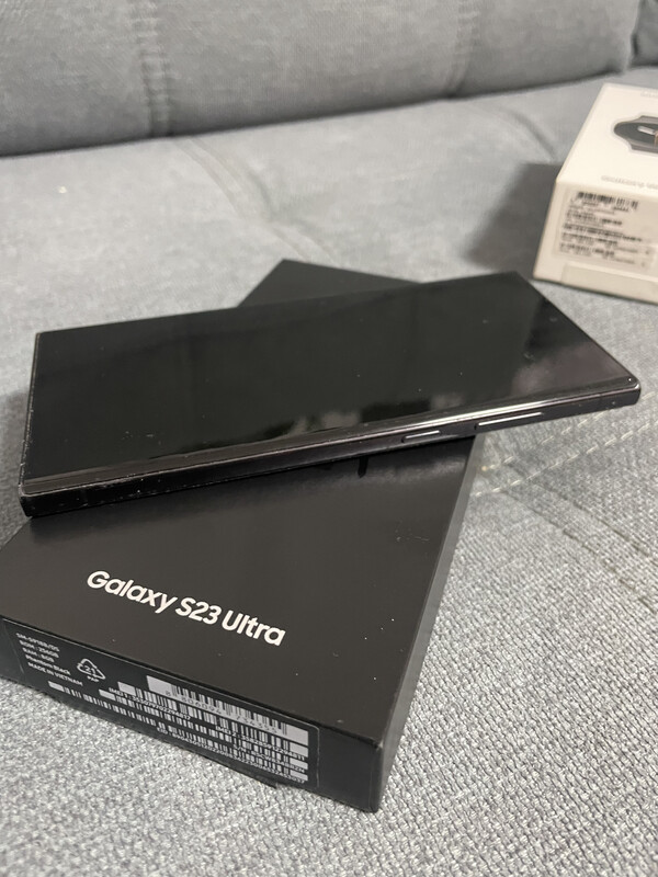 Elbląg Sprzedam w Telefon Samsung S23 Ultra w komplecie z zegarkiem Samsung Watch serii 8. Oba przedmioty są w dobrym
