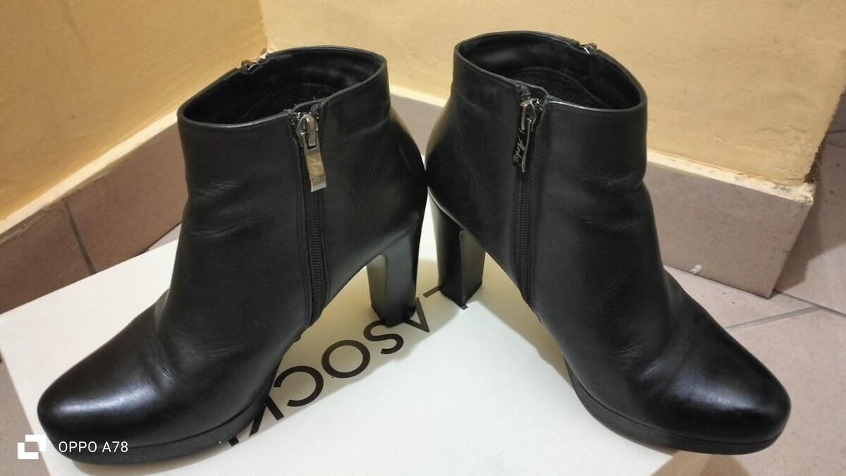 Elbląg Sprzedam dwie pary butów skórzane w bardzo dobrym stanie po 35 zł za pare Rozmiar butów 36