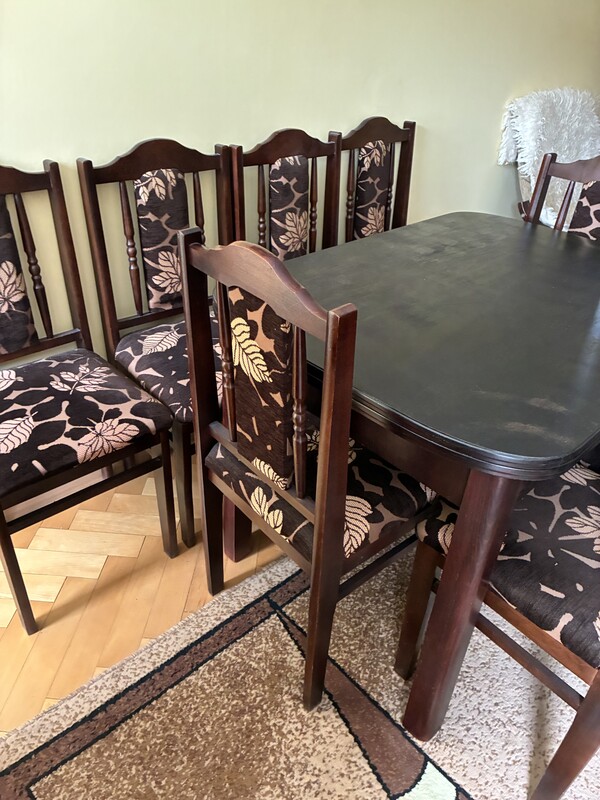 Elbląg Witam. Sprzedam meble widoczne na zdjęciach.
Stół drewniany rozkładany do lekkiej renowacji blatu 500 zł
8