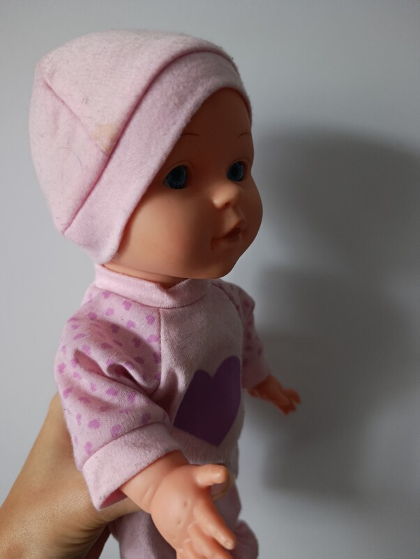 Elbląg Sprzedam lalkę bobas po włączeniu śmieje się i ugina nogi. Stan dobry. Kontakt sms