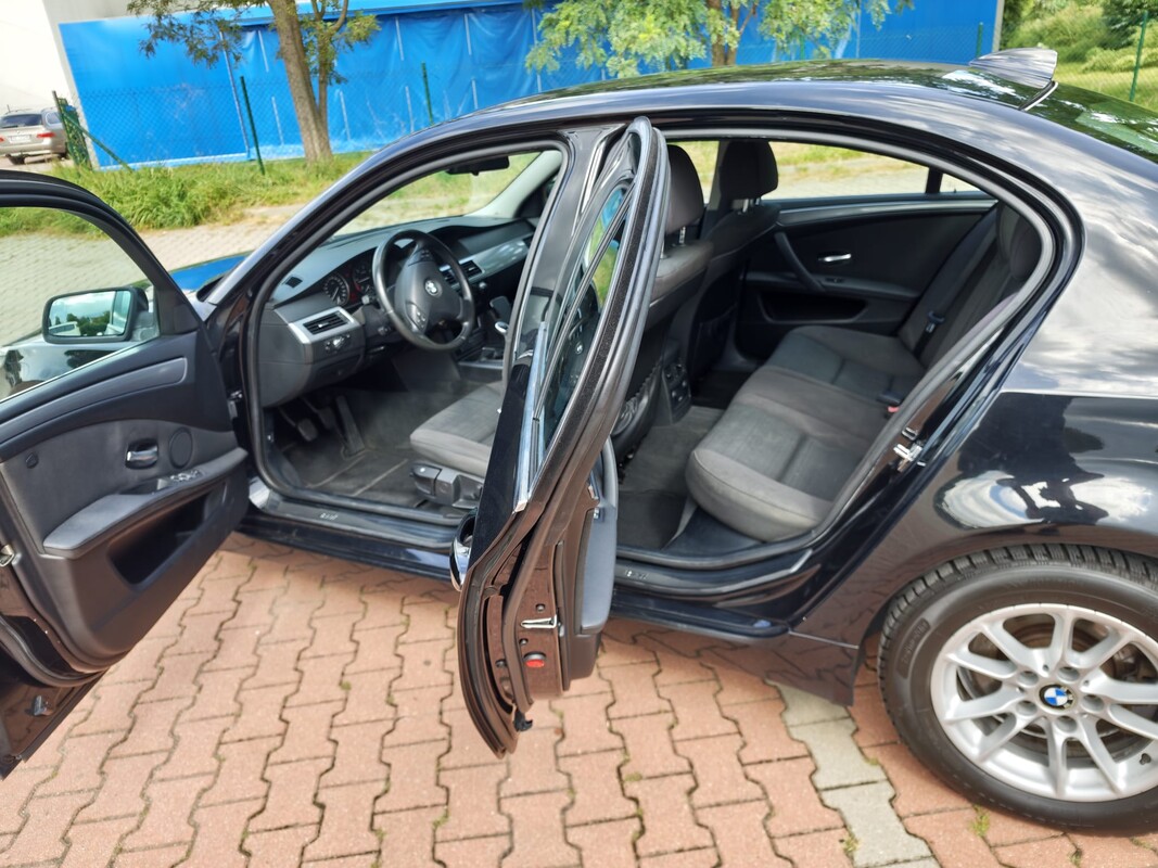 Elbląg BMW E60 2007 – zadbane, jeden właściciel w PL, 2 komplety kół