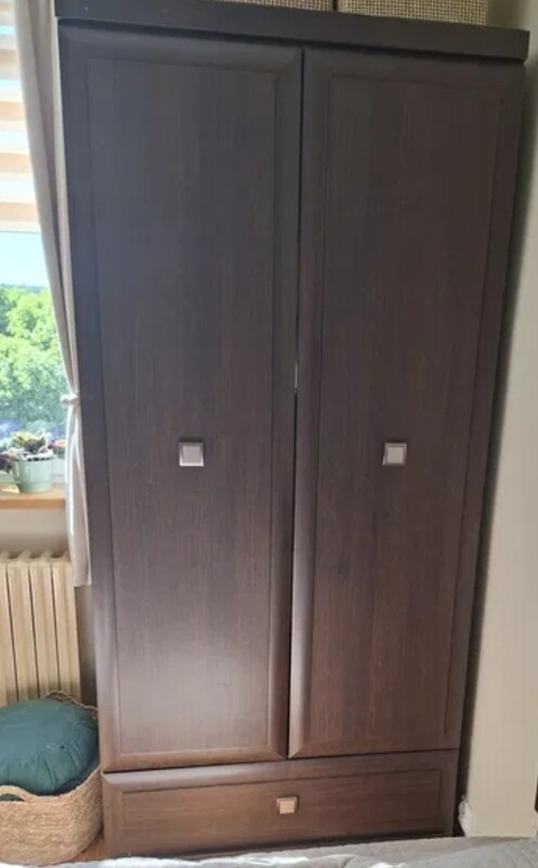 Elbląg Sprzedam łóżko sypialniane wraz z materacem 160x200.Stan bardzo dobry.
Posiadam także szafę w kolorze.