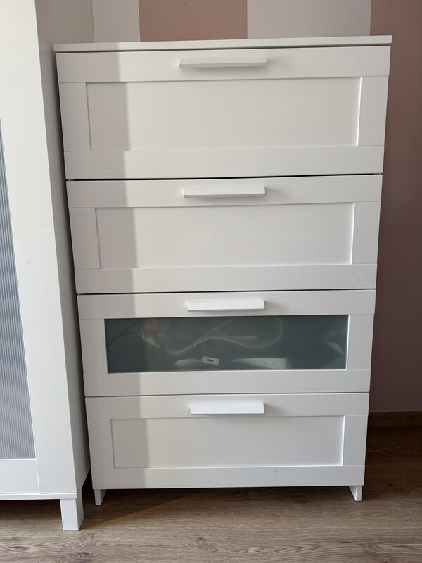 Elbląg Sprzedam komodę Ikea stan bardzo dobra cena 250zl odbiór osobisty tel
