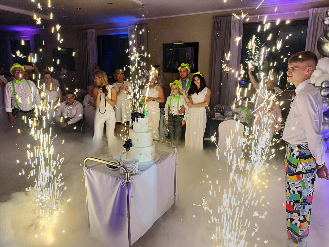 Elbląg Agencja Artystyczna GESEK GRAMY JUŻ 19 LAT ! Oprawa muzyczna: STUDNIÓWKI, WESELA, POPRAWINY, IMPREZY