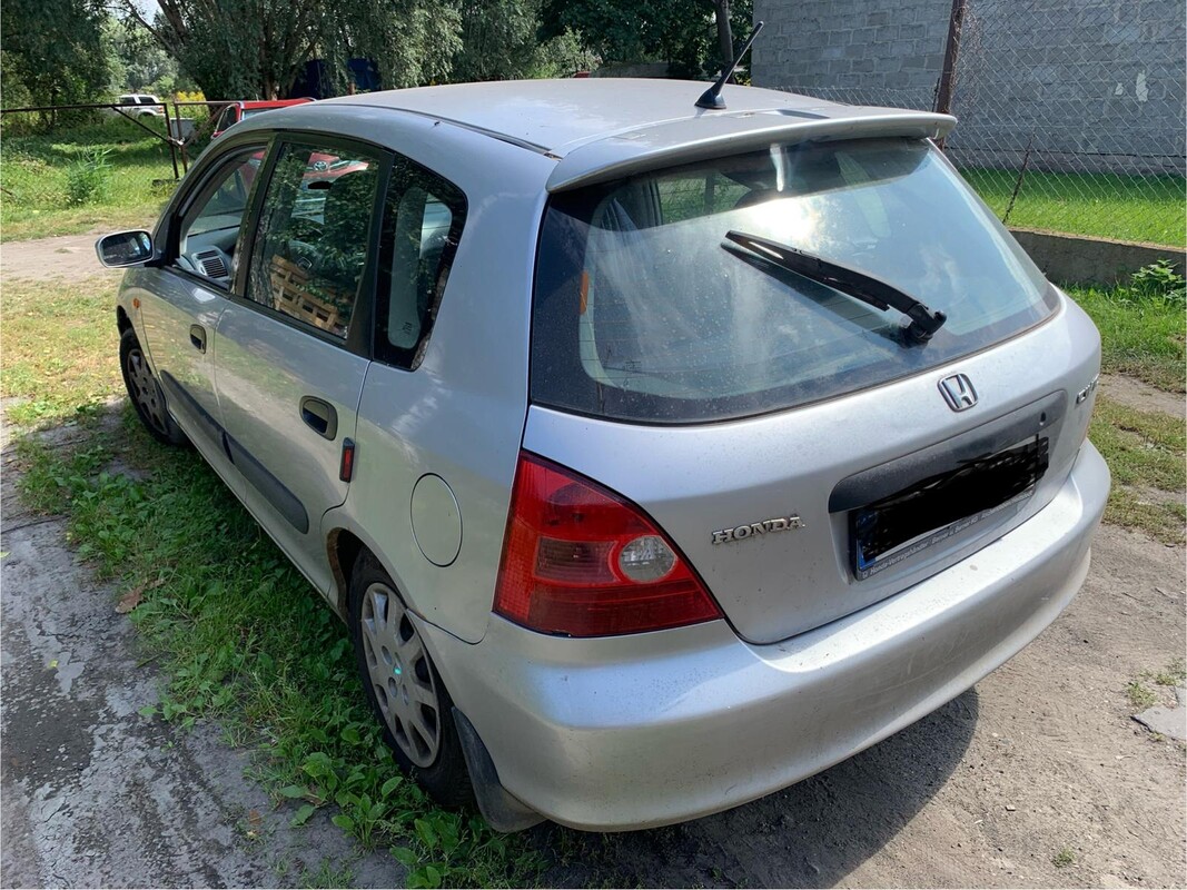 Elbląg Sprzedam Hondę Civic VII generacji z 2001 roku, silnik 1.4 benzyna + LPG, kolor srebrny.
Samochód odpala i