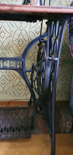 Elbląg Maszyna do szycia Singer, sprawna, stan jak na zdjęciach.