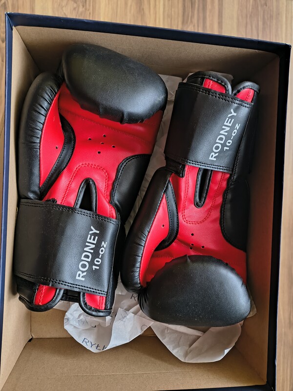 Elbląg Rękawice Benlee rocky marciano 10oz rozmiar L nowe
Rękawice nigdy nie używane, założone raz przymiarki.