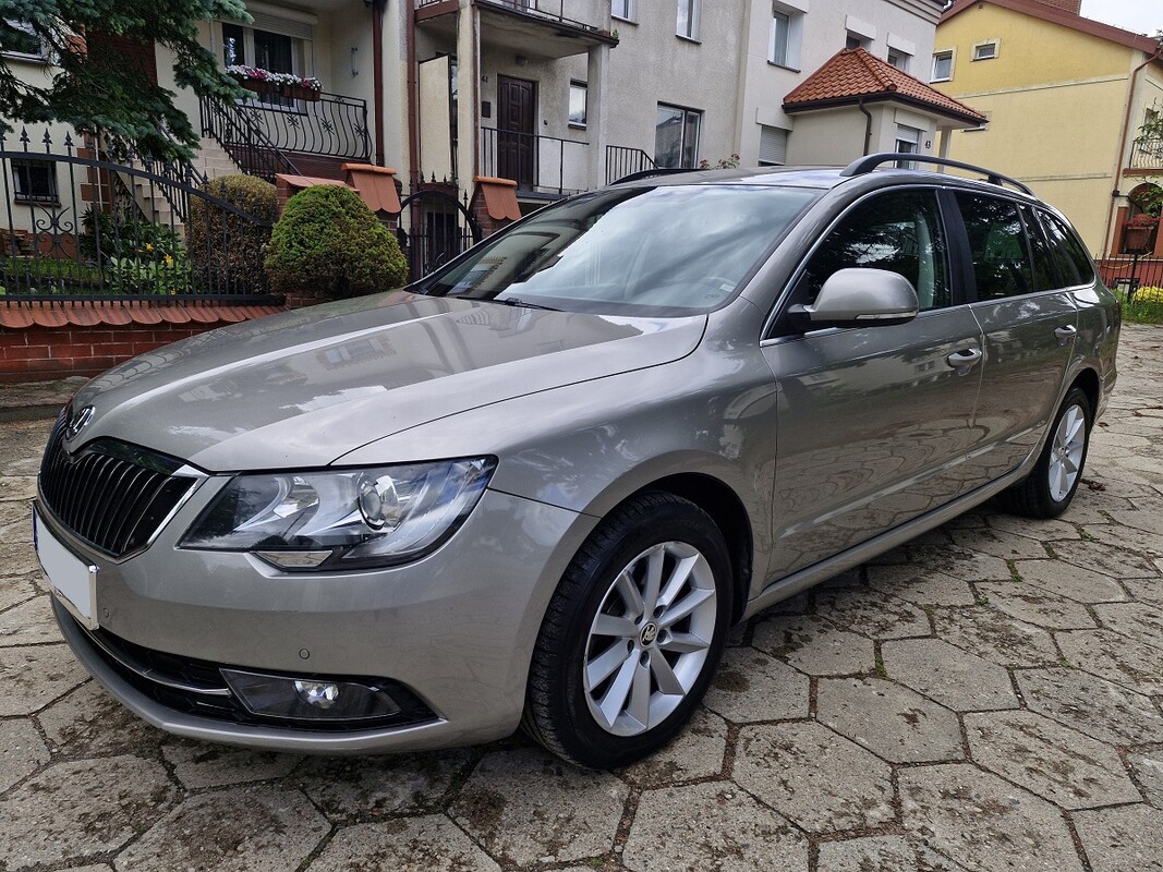 Elbląg Skoda Superb2.0 TDIModel 2015Klimatronik6 - BiegówNawigacjaZarejestrowana w Polsce