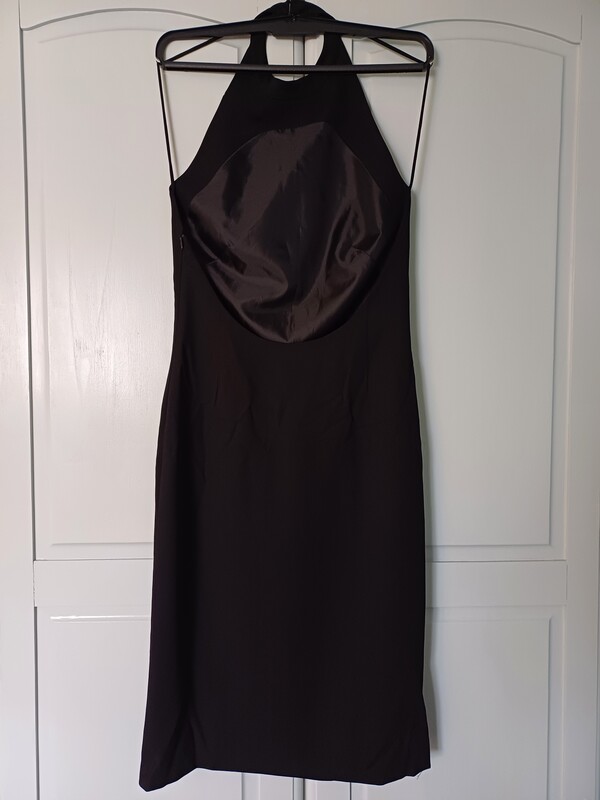 Elbląg Śliczna sukienka czarna, elegancka, zmysłowa, zapinana na szyi haftki, odkryte plecy, zamek z boku. Stan